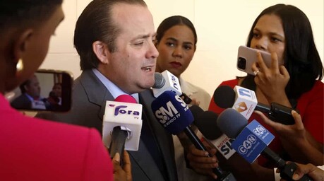 Paliza afirma que proyecto de fusi&oacute;n educativa sigue en pie, pero puede fortalecerse