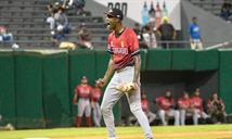 Los Toros del Este firman a cinco agentes,  entre ellos el exrelevista escarlata Phillips Valdez