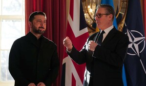 Starmer insta a mantener la atenci&oacute;n en Ucrania tras reunirse con Zelenski