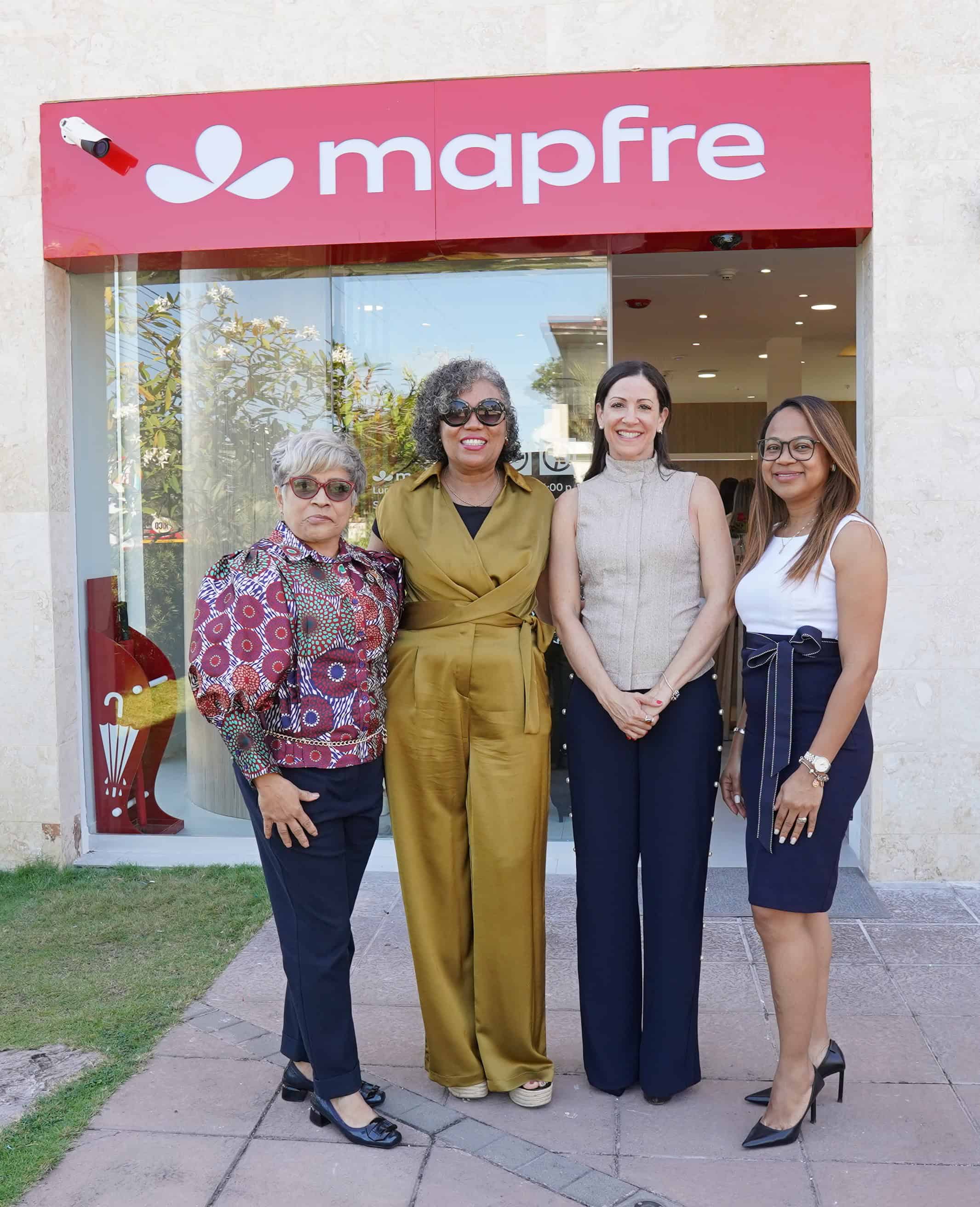 Lidia Santos, Jeannette Ogando, Michelle Abbott y Luz Esther Gómez.