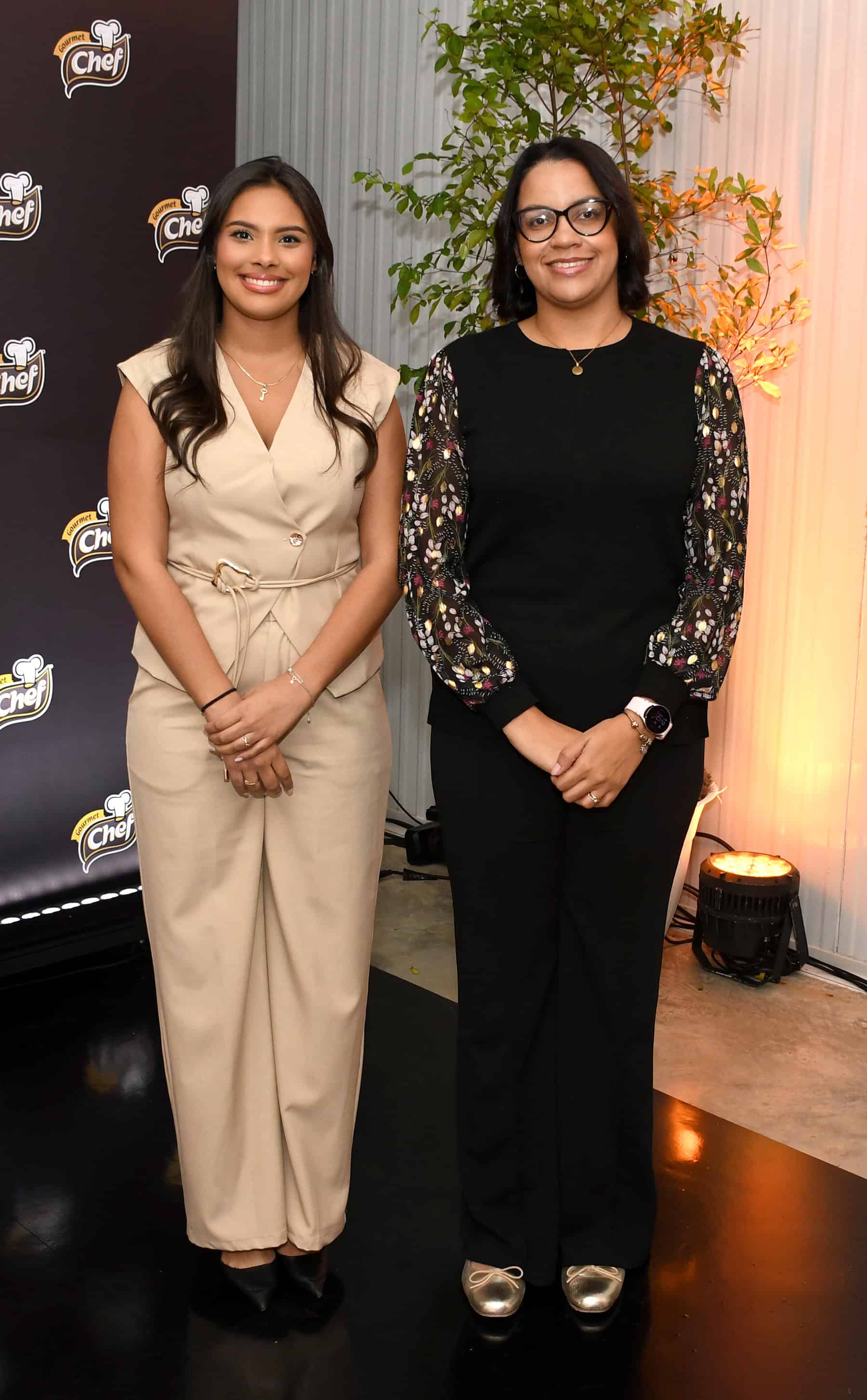 Carla Alcántara y Licelotte Rodríguez.