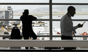 Aerolíneas de EE. UU. anticipan que tarifas seguirán altas pese a posible baja del combustible