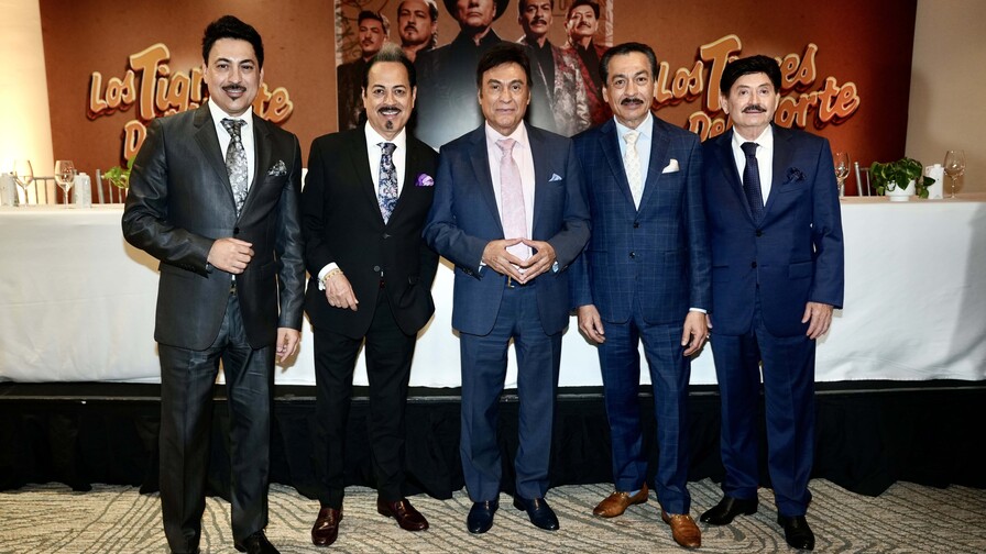 Los Tigres del Norte llegan por primera vez a RD el 16 de mayo con su gira “Los Tigres del Mundo