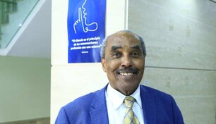 Carlos Nina G&oacute;mez pone a circular su nuevo libro La prensa vs la perversidad