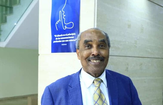 Carlos Nina G&oacute;mez pone a circular su nuevo libro La prensa vs la perversidad