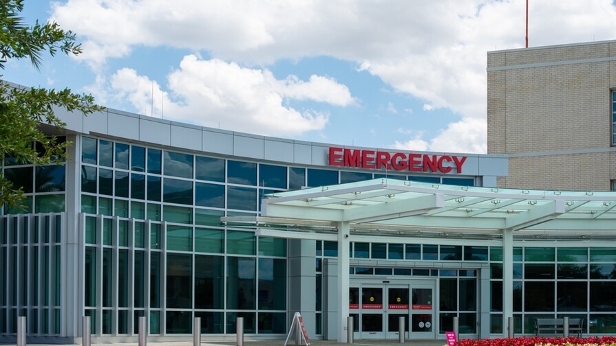 Paciente se niega a salir tras recibir alta y hospital en Florida acude a la justicia