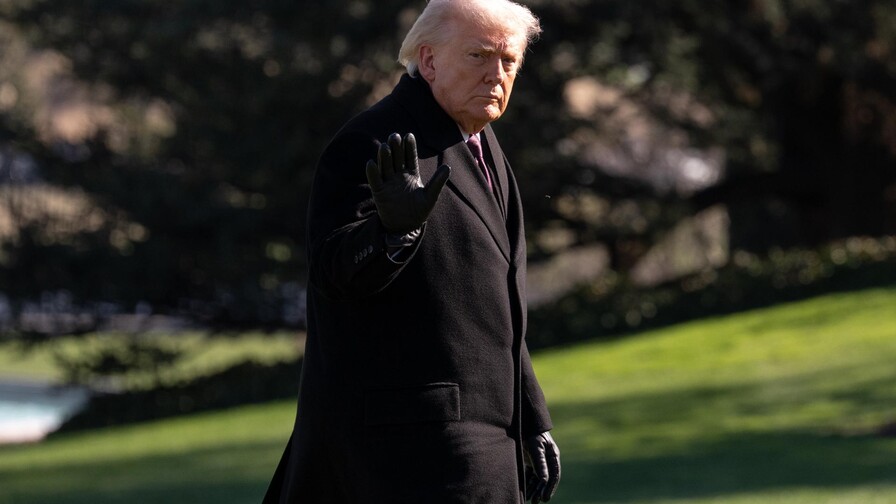 Trump asiste a repatriación de restos de seis estadounidenses muertos en guerra con Irán