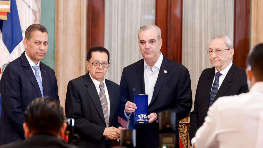 A cinco d&eacute;cadas de su asesinato, otorgan Orden de Duarte, S&aacute;nchez y Mella a Orlando Mart&iacute;nez