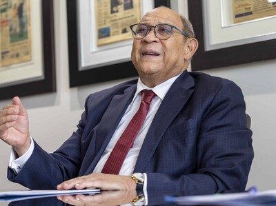 Rafael Santos Badía aborda fusión ministerios educación