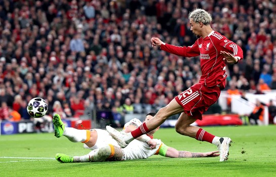 Liverpool supera al Galatasaray, y se cita con el PSG en cuartos de la Champions