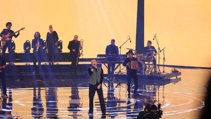 Fonseca lleva el folclore colombiano al Soberano y recibe reconocimiento de Acroarte