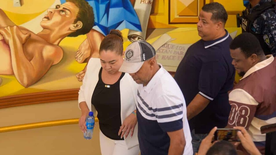 Mujer acusada de haber ordenado el asesinato de su esposo espa&ntilde;ol cambia de abogado