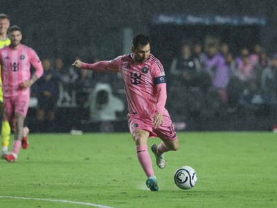 Messi anota su gol número 900