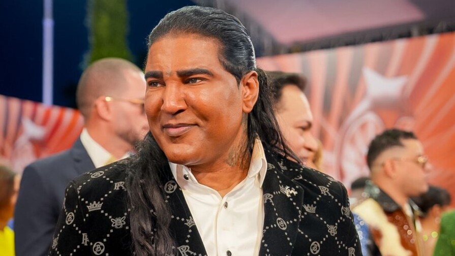 Omega se lleva el premio como merenguero urbano en la gala de los Premios Soberano