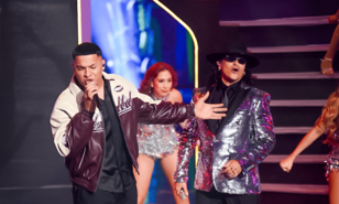 Elvis Crespo lleva la fiesta al Soberano y comparte escenario con Ebenezer Guerra