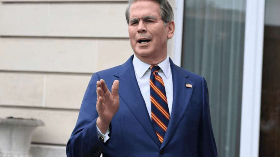 Secretario del Tesoro de EE. UU. vaticina que la gasolina bajará a tres dólares en el verano Secretario del Tesoro de EE. UU. vaticina que la gasolina bajará a tres dólares en el verano