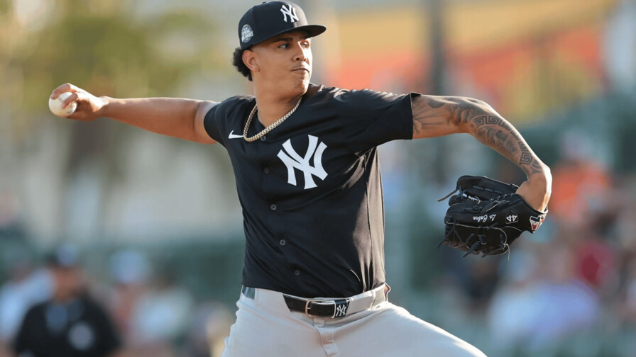 Carlos Lagrange presiona para un cupo en la rotación de los Yankees