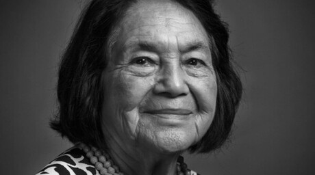 Dolores Huerta asume su responsabilidad por haber callado el abuso de C&eacute;sar Ch&aacute;vez
