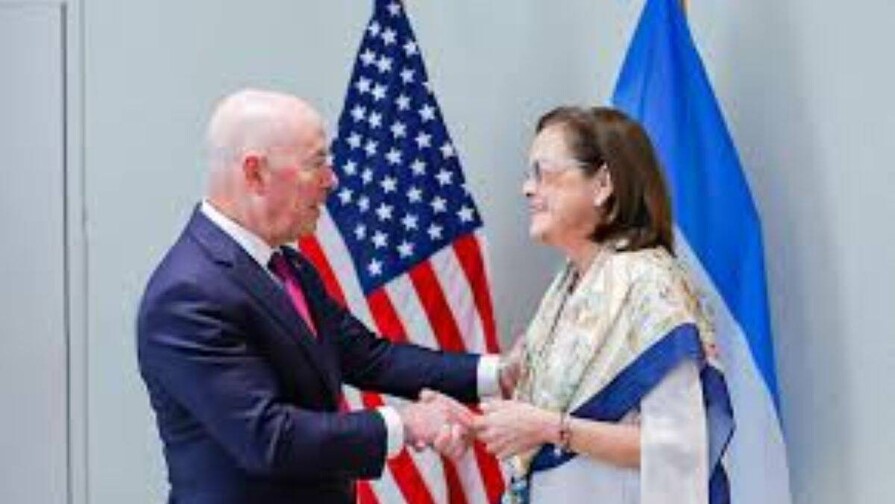 Secretario de EE.UU. dialoga con la canciller salvadoreña sobre la defensa de los derechos