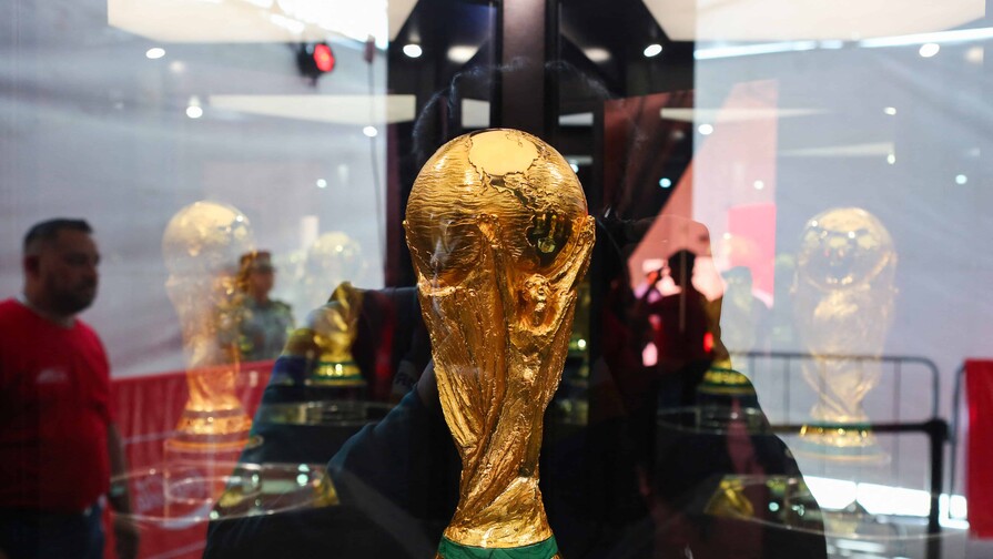 Aficionados denuncian a la FIFA por altos precios de entradas del Mundial