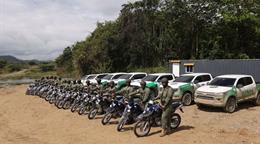 Medio Ambiente entrega 20 motocicletas al Senpa para reforzar vigilancia en r&iacute;o Haina