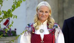 La princesa Mette-Marit revela detalles de su relación con Epstein