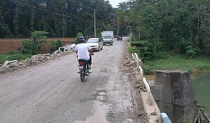 Puente entre Hato Nuevo y Quita Sueño pone en riesgo a cientos de usuarios
