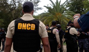 Apresan en La Vega a presunto microtraficante; ocupan drogas, dinero y otras evidencias