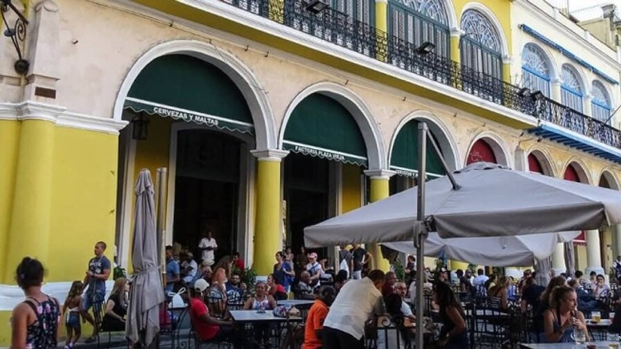 Cuba apuesta por el sector privado como válvula de escape ante la crisis Cuba apuesta por el sector privado como válvula de escape ante la crisis