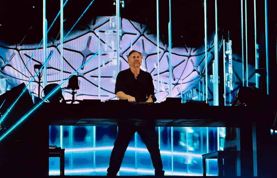 David Guetta desata la euforia y la nostalgia con su espect&aacute;culo "The Monolith Tour"