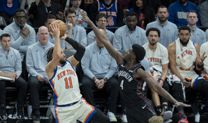 Durant se acerca a los 32.292 puntos de Jordan; Towns, decide para Knicks