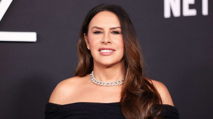 Karla Sofía Gascón desfila en la Madrid Fashion Week de la mano de Pablo Erroz