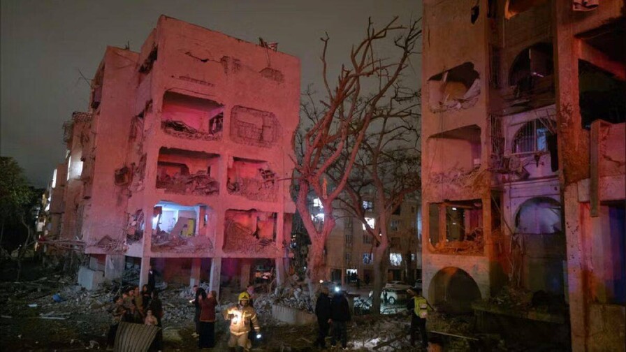 Unos 30 heridos, entre ellos 4 graves, tras impacto de un misil en Arad, sur de Israel Unos 30 heridos, entre ellos 4 graves, tras impacto de un misil en Arad, sur de Israel