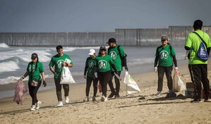 Activistas de México y EE. UU. refuerzan monitoreo de contaminación en playas de la frontera