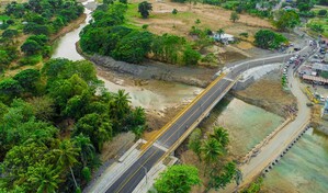 Autoridades entregan puente Batey Ginebra en Gaspar Hern&aacute;ndez