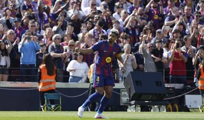 Ara&uacute;jo distancia al Bar&ccedil;a del Real Madrid antes del derbi