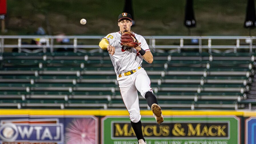 Piratas envían a su principal prospecto Konnor Griffin a ligas menores Piratas envían a su principal prospecto Konnor Griffin a ligas menores