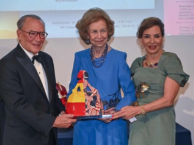 Reina Sofía entrega Premios Sofía a la Excelencia a Rainieri en Miami