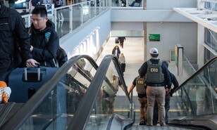 Agentes de ICE llegan a aeropuertos de EE. UU. para reforzar seguridad