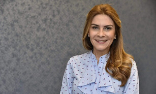 Carolina Mej&iacute;a a la calle para afianzar su proyecto presidencial