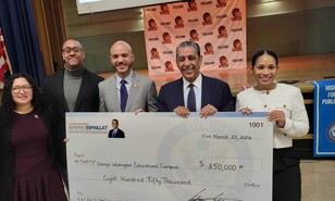 Adriano Espaillat destina US$850,000 para renovar auditorio de escuela del Alto Manhattan