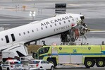 Aeropuerto LaGuardia de Nueva York reabre tras choque mortal entre avión y camión en pista Aeropuerto LaGuardia de Nueva York reabre tras choque mortal entre avión y camión en pista