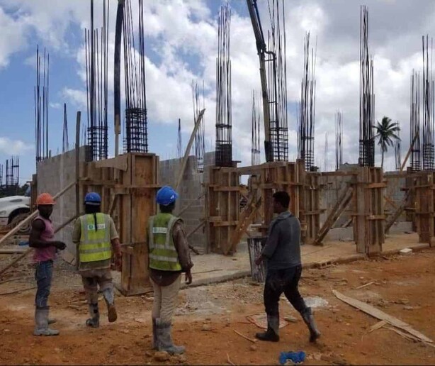 Las licencias de construcci&oacute;n caen 11 %, en medio de denuncias por trabas en la permisolog&iacute;a