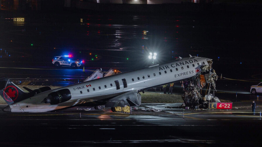 Recuperan la caja negra del avi&oacute;n que colision&oacute; en Nueva York con un cami&oacute;n de bomberos