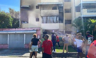 Mujer muere calcinada en su apartamento en Maquiteria; pareja est&aacute; detenida