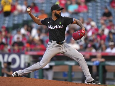 Sandy Alcántara poncha a Juan Soto dos veces