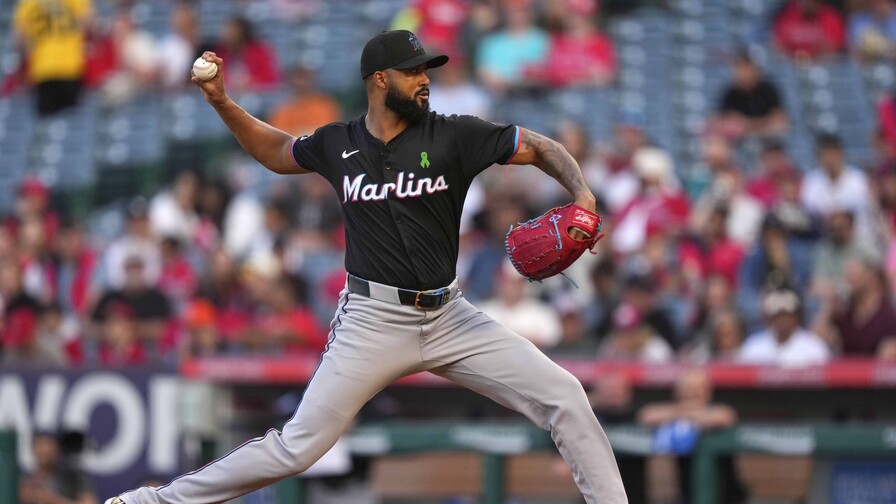 Sandy Alcántara poncha a Juan Soto dos veces y está listo para el 2026