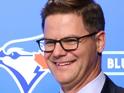 Toronto renueva contrato a su gerente general