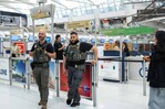 EE. UU. despliega agentes del ICE en aeropuertos en medio del caos por bloqueo presupuestal