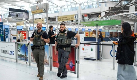 M&aacute;s de 800 detenidos por ICE tras intercambiar informaci&oacute;n con la Autoridad de Transporte de EE. UU.